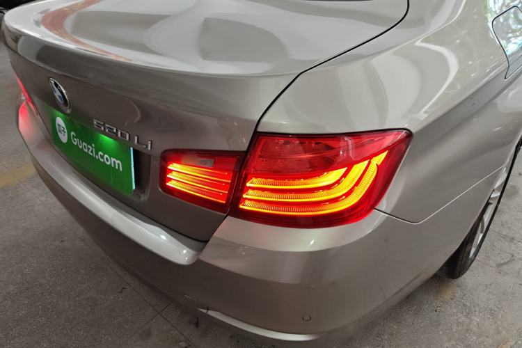 Used BMW 5 Series 2014 520Li Elegant Model
