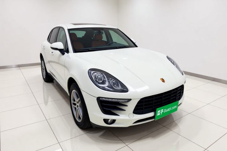 Used Porsche Macan 2017 Macan 2.0T Front Right 45 Deg