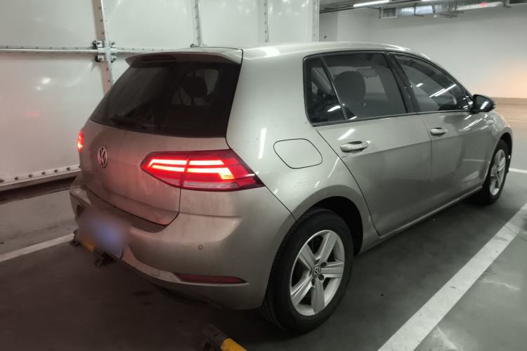 Used Volkswagen Golf 2018 1.6L Automatic Fashion Model
