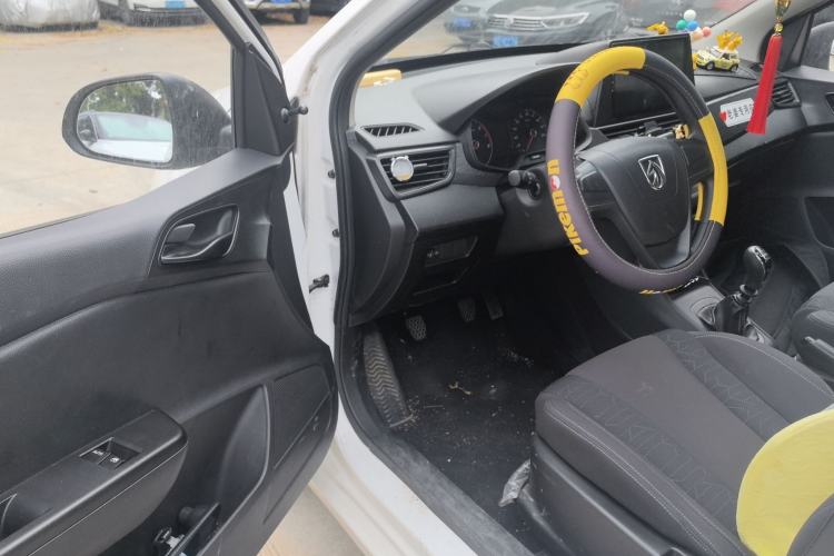 Used Baojun 310W 2017 1.2L Manual Value Edition China V Interior 3