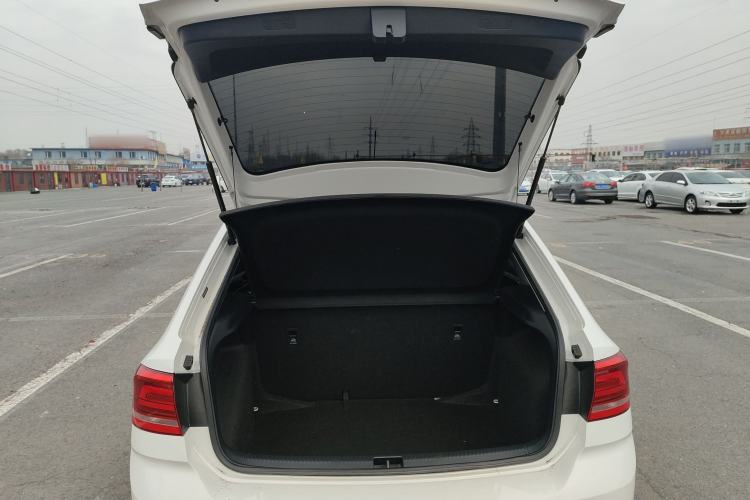 Used Volkswagen Santana 2017 Haval H9 1.6L Manual Fashion Edition
