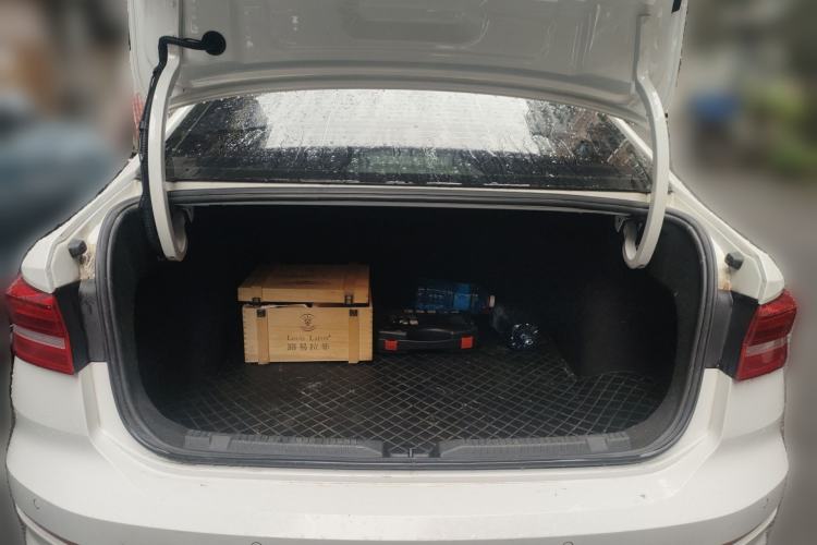 Used Volkswagen Lavida 2019 1.5L Automatic Comfort Edition China VI Standard Trunk