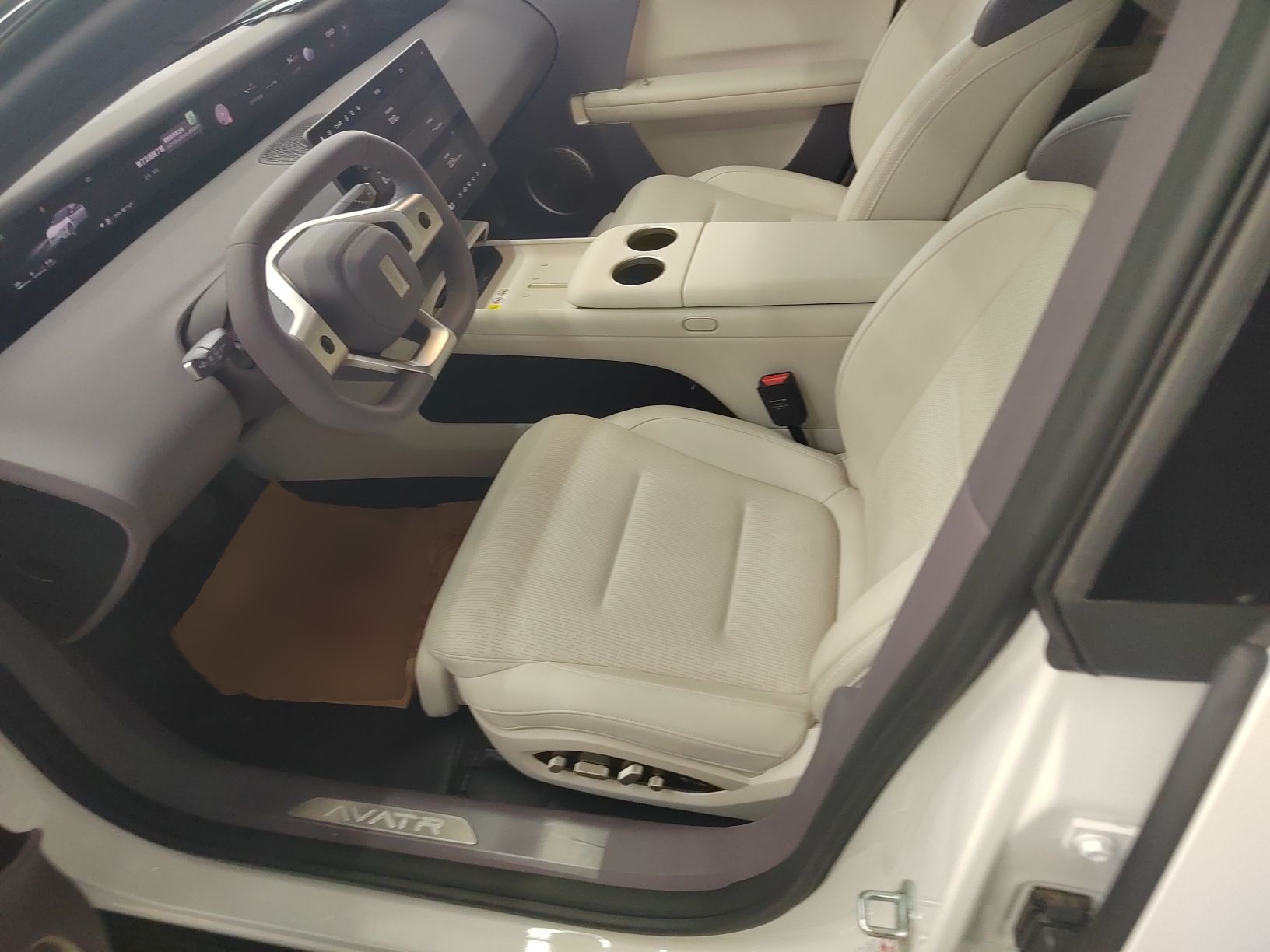 Переднее сиденье в автомобиле