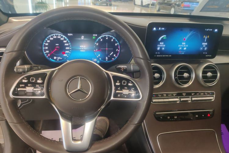Used Mercedes-Benz GLC 2022 Second Facelift GLC 260 L 4MATIC Luxury Edition Center Console