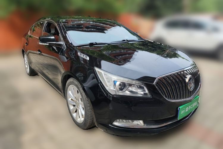 Used Buick LaCrosse 2013 2.4L SIDI Luxury Comfort Edition Front Right 45 Deg