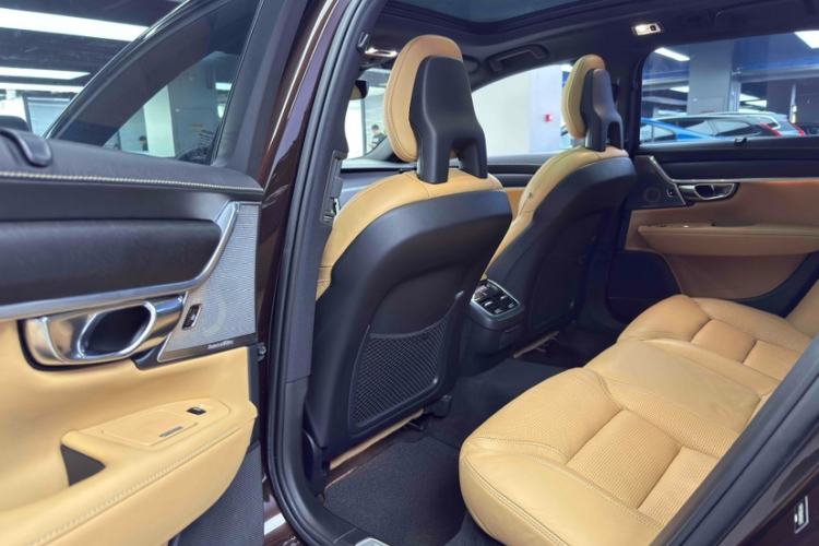 Used Volvo V90 2017 Cross Country T5 AWD Prestige Edition