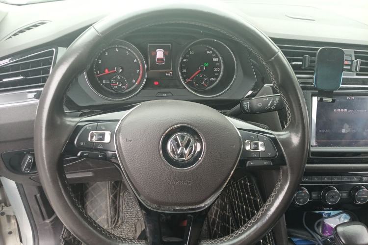 Used Volkswagen Tiguan L 2017 330TSI Automatic Two-Wheel Drive Luxury Edition