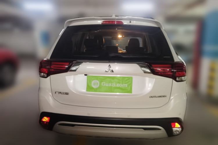 Used Mitsubishi Outlander 2019 2.4L 4x4 Zhi Xiang Edition 5 Seats China V Emission Standard

