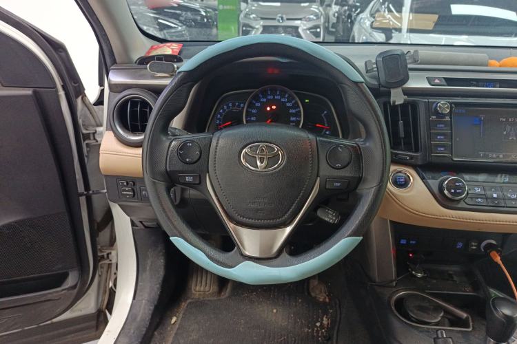 Used Toyota RAV4 2016 2.0L CVT Two-Wheel Drive Fashion Edition China V Standard