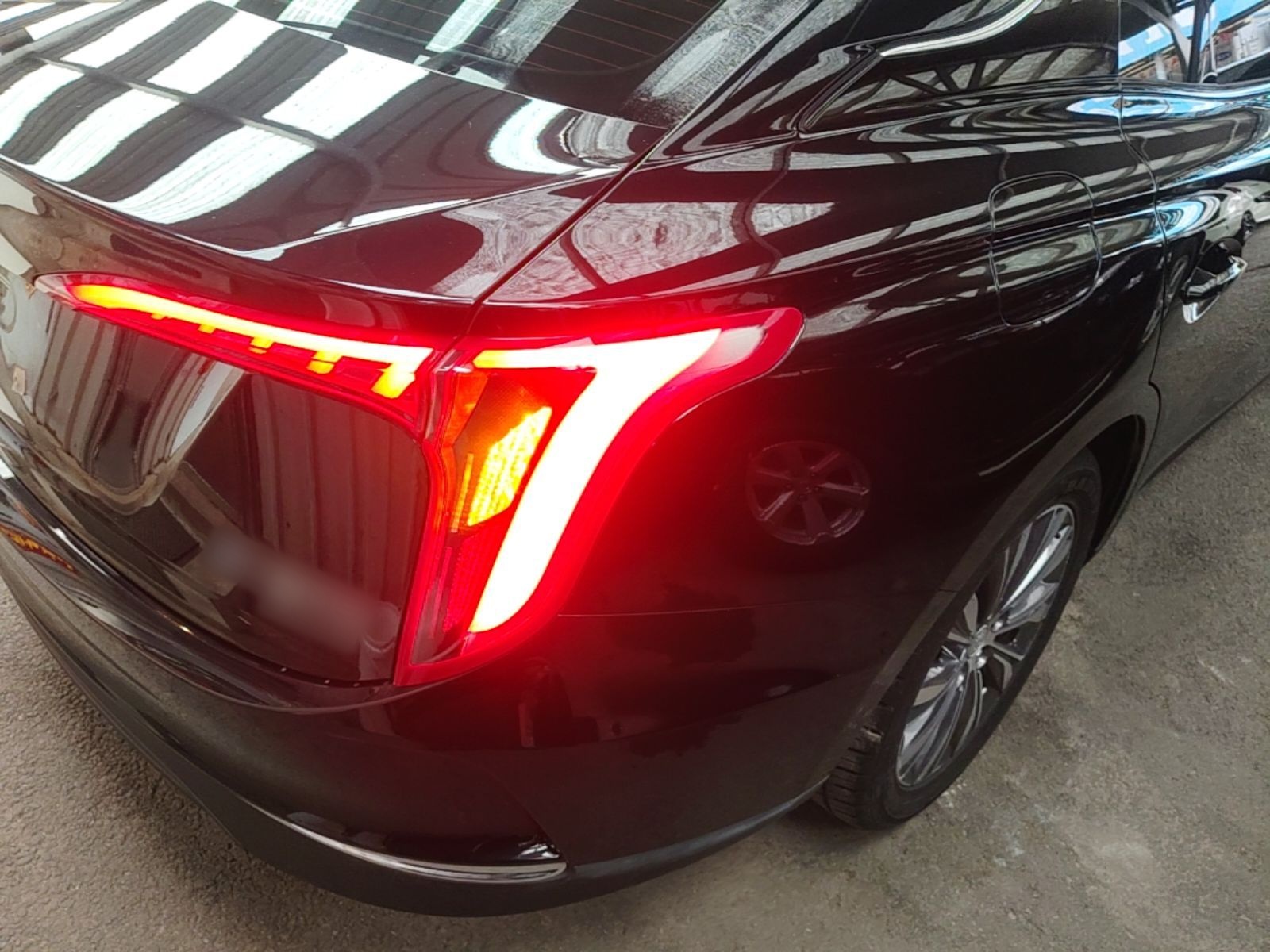 Hongqi E-QM5 2023 620km PLUS — снимка 9