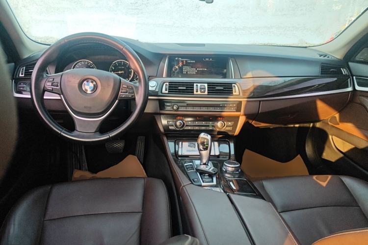 Used BMW 5 Series 2017 525Li Luxury Design Package Interior 2