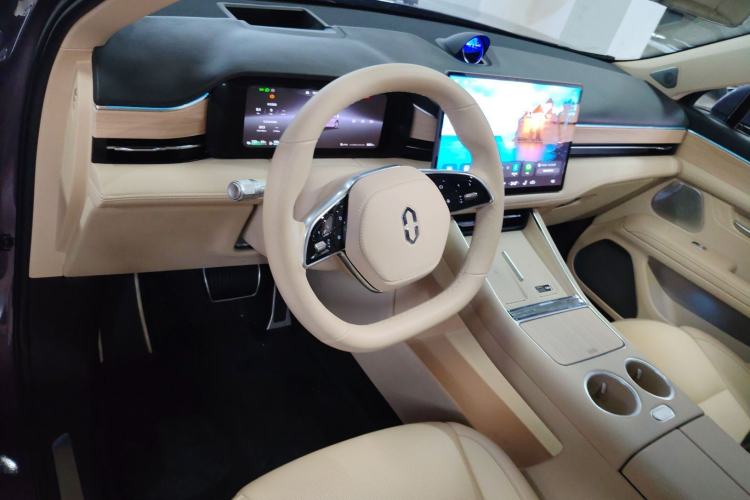 Used Hima AITO M5 2025 Extended-Range Ultra All-Wheel-Drive Version
