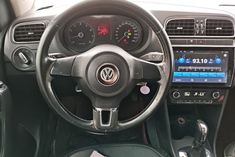 Used Volkswagen Polo 2011 1.6L Automatic ZhiKu Edition Steering Wheel