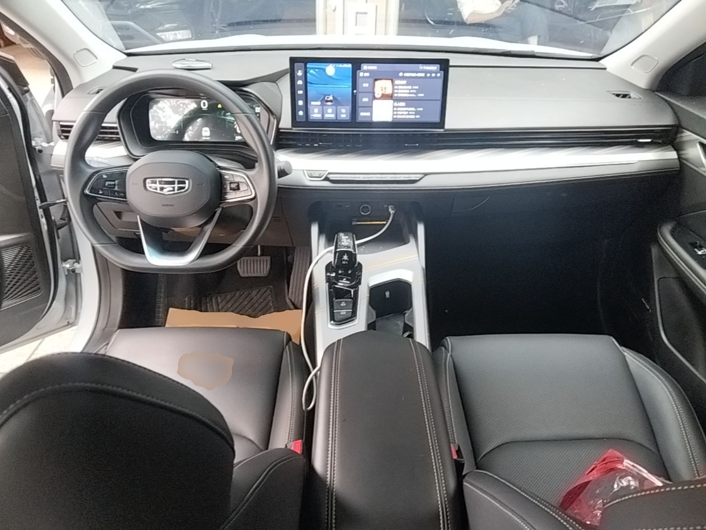 Geely Auto Emgrand L HiP 2022 1.5TD-DHT Pro 100KM Super Clean — снимка 12