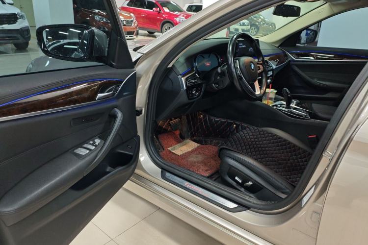 Used BMW 5 Series 2018 525Li Luxury Package