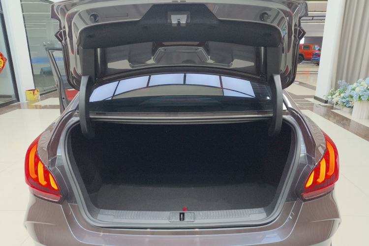 Used MG 5 2021 300TGI DCT Luxury Flagship Edition Trunk