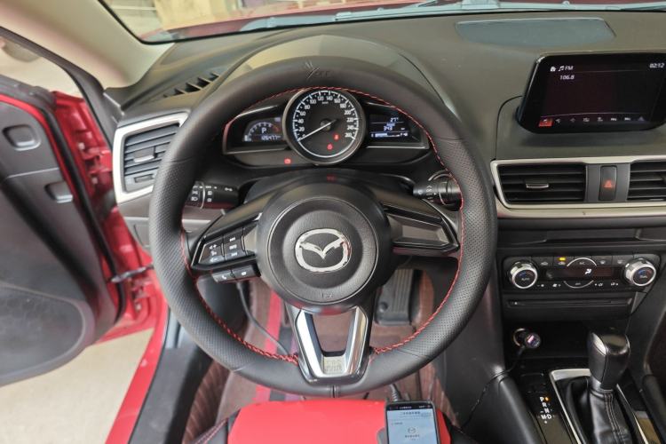 Used Mazda 3 Axela 2017 Sedan 1.5L Automatic Luxury Model Emission Standard China V
