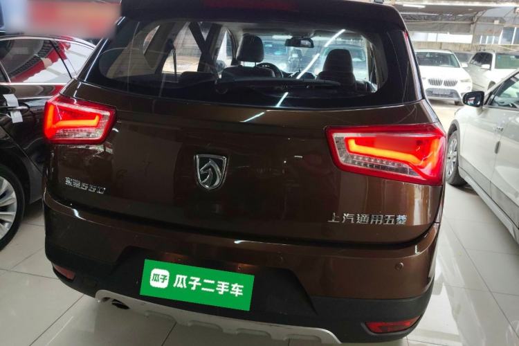 Used Baojun 560 2015 1.8L manual luxury version Rear