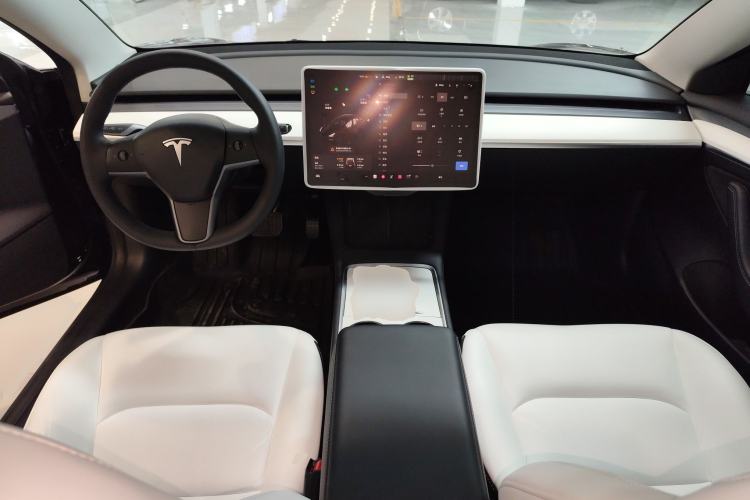 Used Tesla Model 3 2022 Rear-Wheel-Drive Version Interior 2