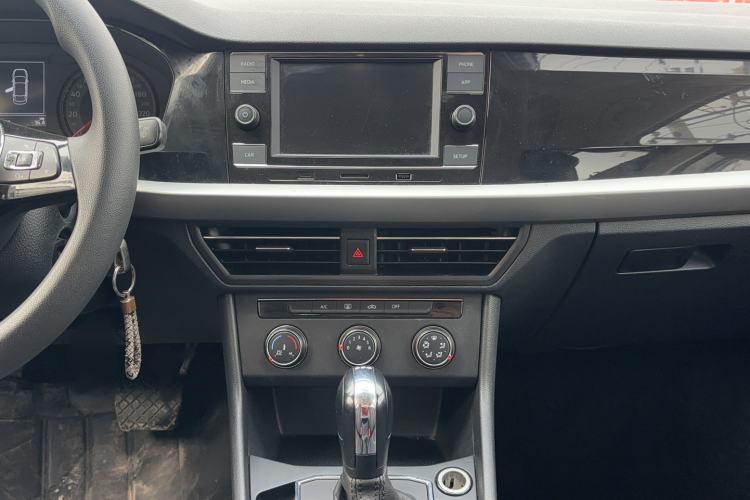 Used Volkswagen Lavida 2019 280TSI DSG Comfort Edition China VI standard Audio And AC Panel