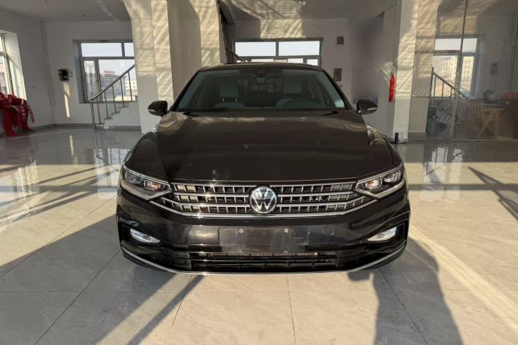 Used Volkswagen Magotan 2023 2 Million Units Limited Edition 330TSI DSG Leading Version Exterior 1