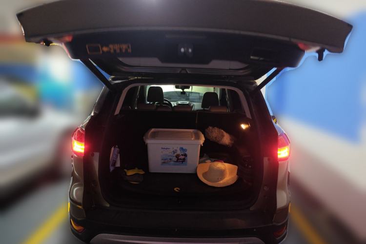 Used Ford Kuga 2013 1.6L GTDi Two-Wheel-Drive Trend Model Trunk