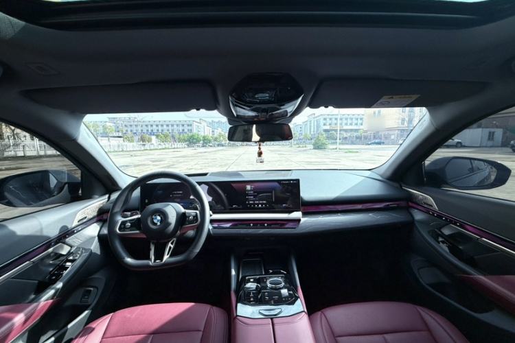 Used BMW 5 Series 2025 530Li Luxury Edition M Sport Package
