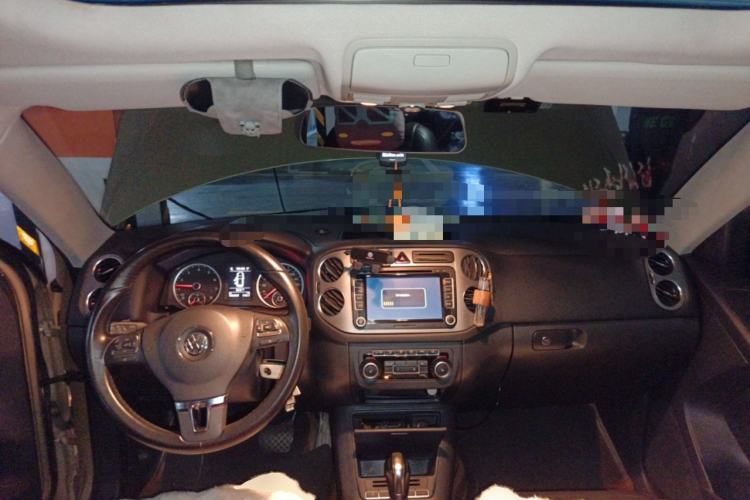 Used Volkswagen Tiguan 2012 1.8TSI Automatic All-Wheel Drive Elite Edition Center Console