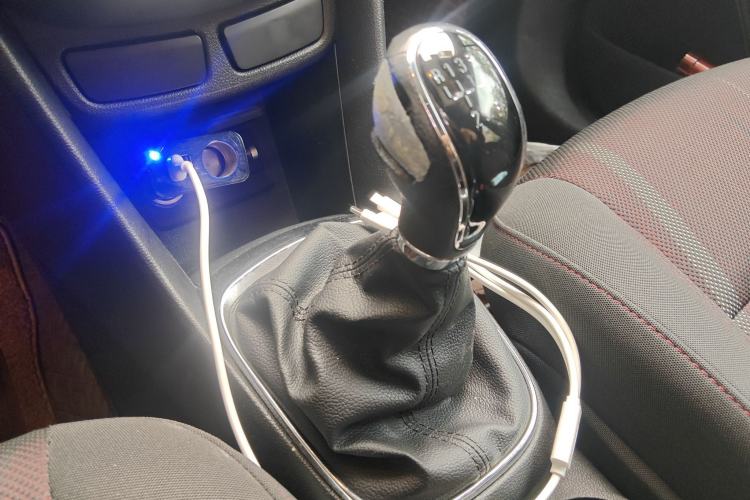 Used Buick Encore 2015 1.4T Manual Two-Wheel Drive Urban Advanced Model Gear Lever