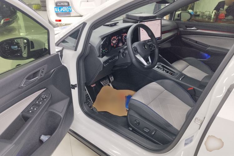 Used Volkswagen Golf 2025 300TSI R-Line Driver Seat