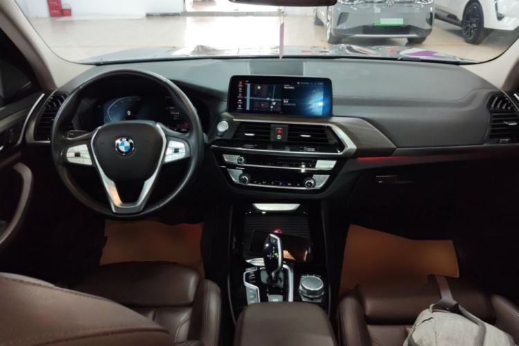 Used BMW X3 2021 xDrive28i Luxury Package Center Console