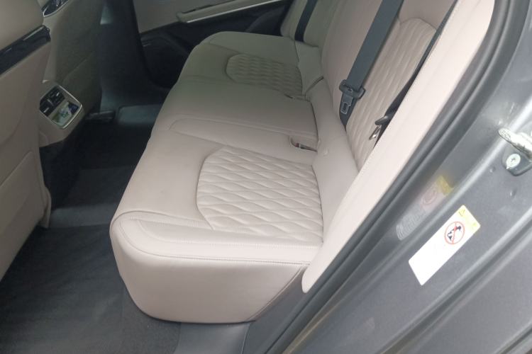 Used BYD Han 2024 DM-i Glory Edition 121KM Premium Model Left Rear Seat