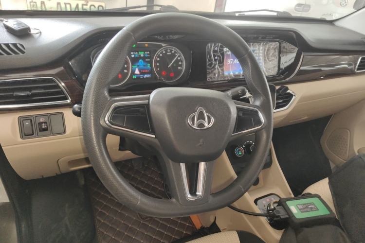 Used CHANGAN KUAYUE Xing V5 EV 2021 Luxury 6-Seater Passenger Bus with Lingdian System Center Console