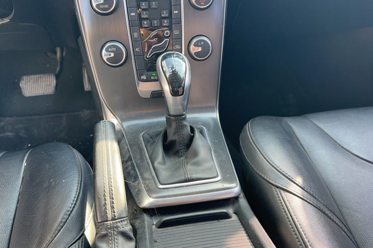 Used Volvo V40 2014 2.0T Zhiya Edition