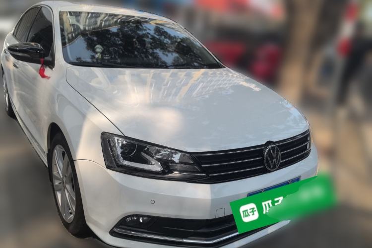 Used Volkswagen Sagitar 2018 280TSI DSG Comfort Model Front Right 45 Deg