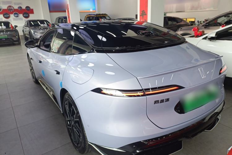 Used Avatr 06 2025 Pro Range-Extended Edition Rear Left 45 Deg