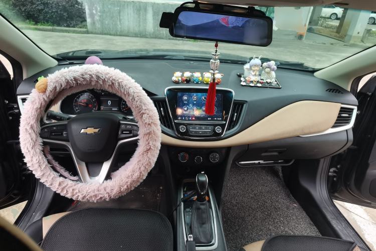 Used Chevrolet Monza 2021 320 Automatic Enjoyment Sunroof Edition Center Console