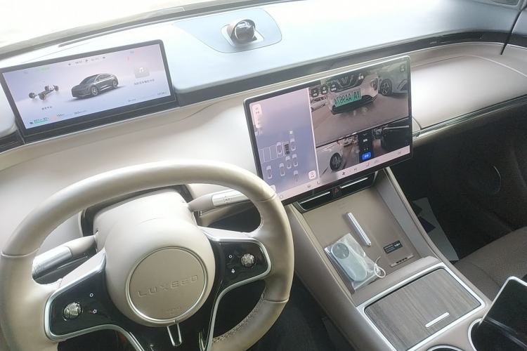 Used Hima Luxeed R7 2025 Range-Extended Version 251 km Max
