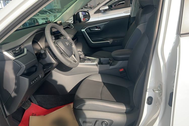 Used Toyota RAV4 2023 2.0L CVT Two-Wheel Drive 20th Anniversary Platinum Edition