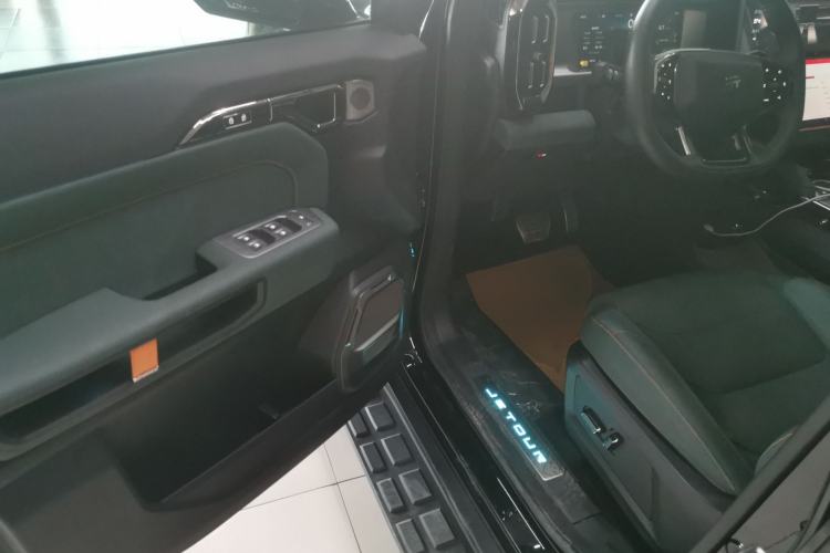 Used JETOUR Traveler 2023 2.0T All-Wheel-Drive CrossPRO
