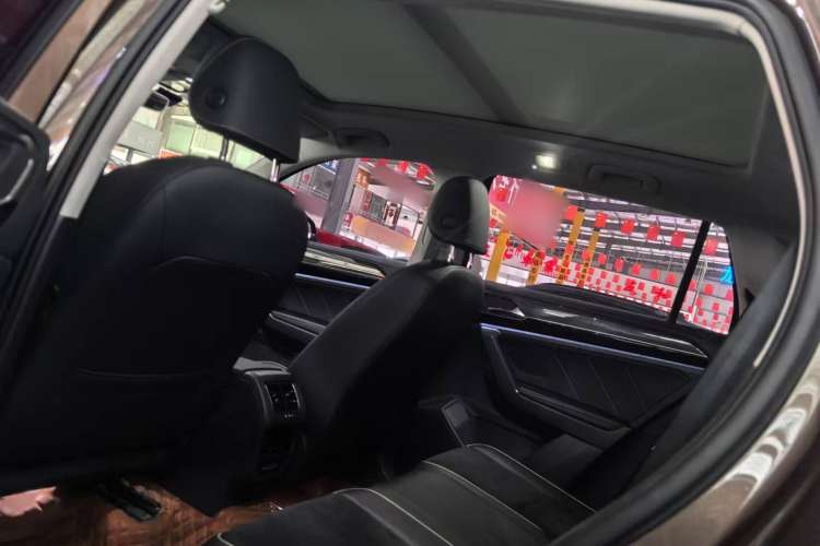 Used Volkswagen Tayron 2020 330TSI Two-Wheel Drive Luxury Connected Pro Edition
