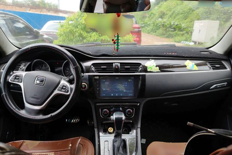 Used Zotye T600 2016 2.0T DCT Prestige Edition Center Console