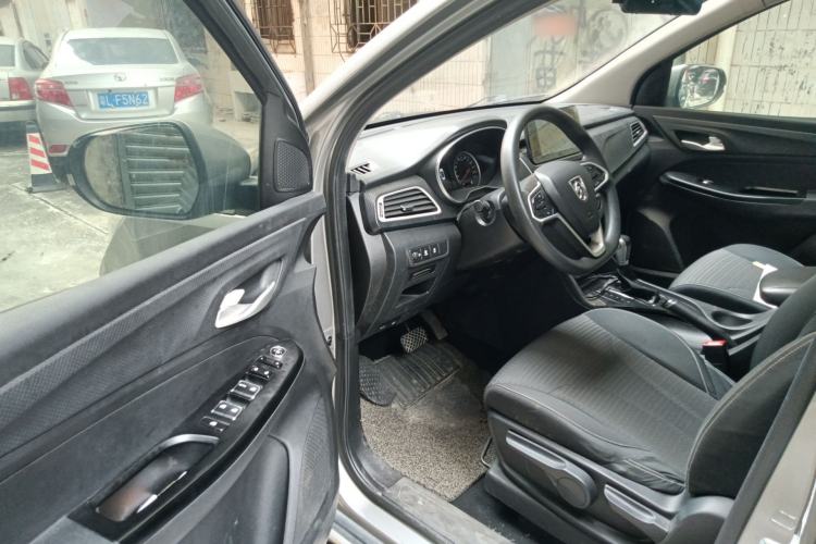 Used Baojun 730 2019 1.5T CVT Fashion Model 7 Seats China VI Emission Standard Driver Seat