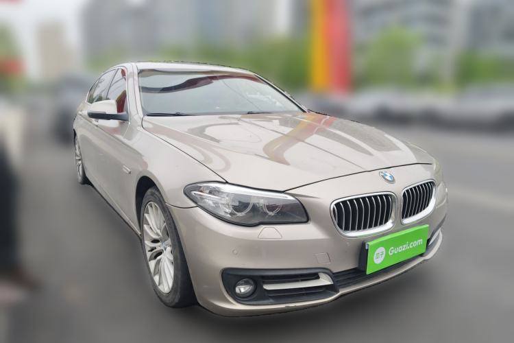 Used BMW 5 Series 2014 520Li Elegant Model Front Right 45 Deg
