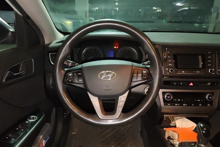Used Hyundai Mistra 2014 1.8L Automatic Smart GLS Steering Wheel