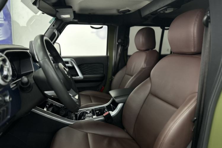 Used BAIC Off-Road BJ40 2018 PLUS 2.0D Manual Four-Wheel Drive Prestige Model China V Emission Standard