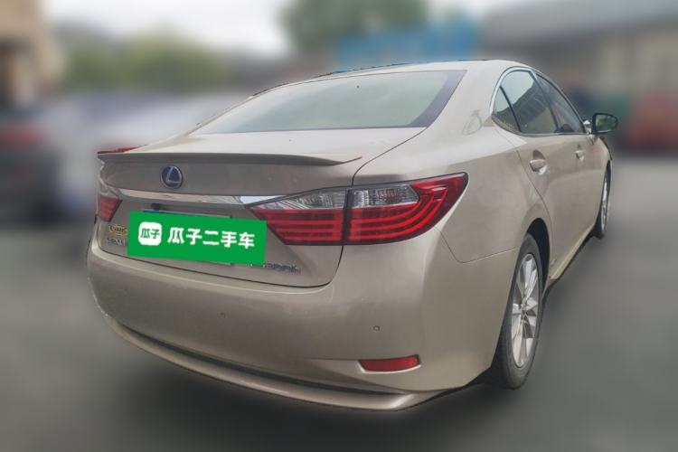 Used Lexus ES 2013 300h Elite Edition