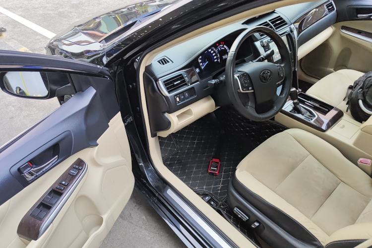 Used Toyota Camry 2016 2.5G 10th Anniversary Deluxe Navigation Edition Driver Seat