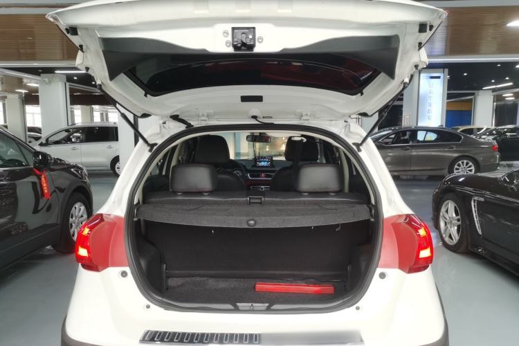 Used Haval H1 2016 Revised Version Blue Badge 1.5L AMT Luxury Edition
