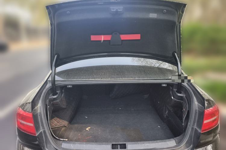 Used Volkswagen Magotan 2018 330TSI DSG Luxury Model Trunk